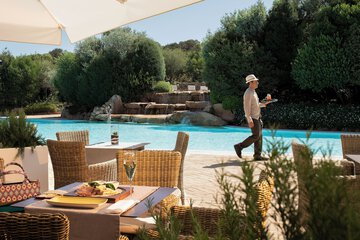 Poolside bar