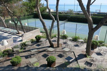 Tennis court