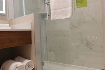 Bathroom shower