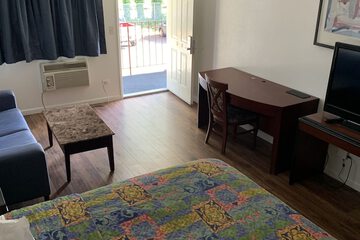 Room 35 of 71