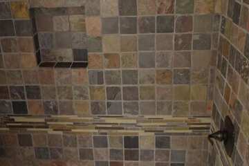 Deep soaking bathtub