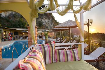 Sundeck