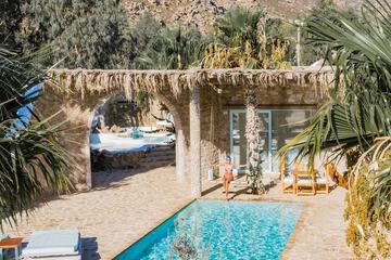Private pool