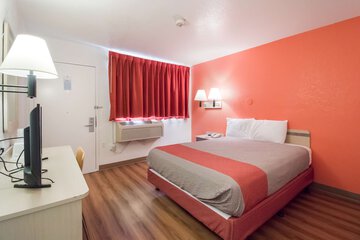 Room 26 of 39