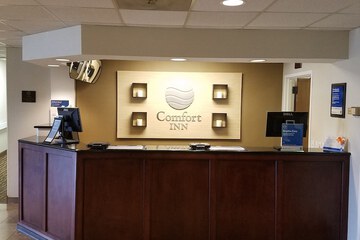 Check-in/check-out kiosk