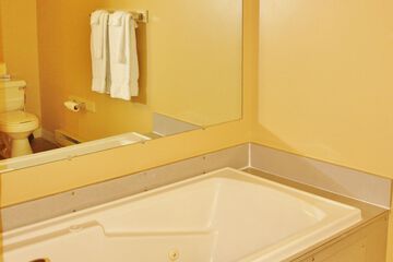 Jetted tub