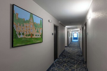 Hotel Interior 10 of 37