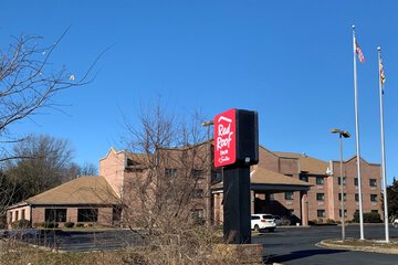 Red Roof Inn & Suites Chestertown