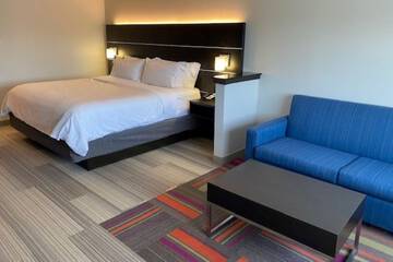 Room 13 of 50