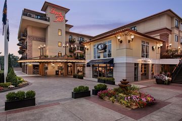 Inn at the 5th