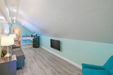 Commander Beach House Hotel