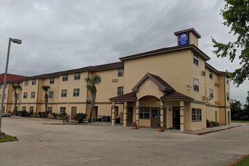 Americas Best Value Inn & Suites Winnie