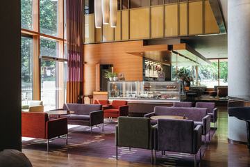 Lobby lounge