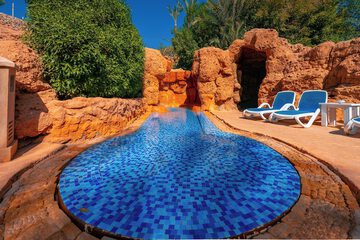 Pool waterfall