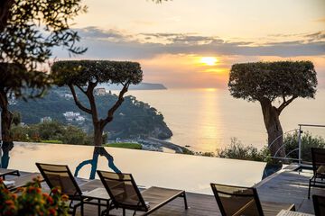 Infinity pool
