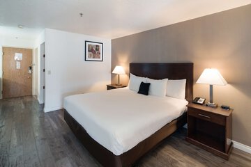 Room 13 of 39