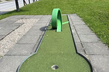 Mini-golf