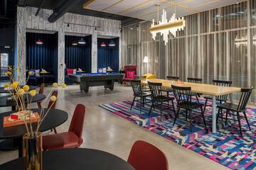 Lobby lounge