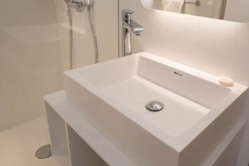 Bathroom sink