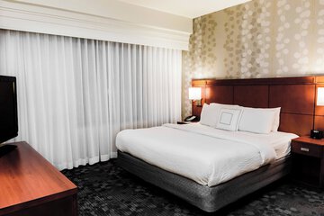 Room 16 of 48
