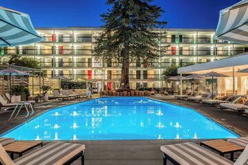Hotel Paradox Autograph Collection