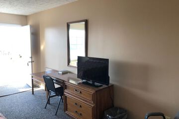 Room 25 of 28