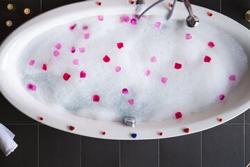 Jetted tub