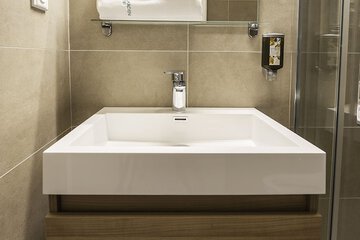 Bathroom sink