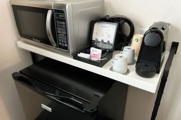 Mini-refrigerator