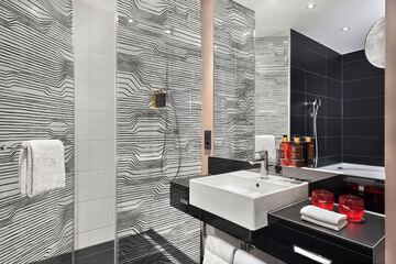 Bathroom sink