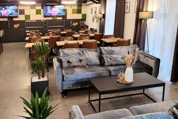 Lobby lounge