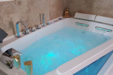 Private spa tub