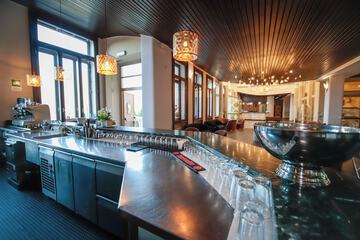 Snack bar