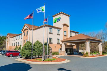 Holiday Inn Express & Suites Albermarle by IHG