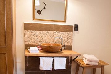 Bathroom amenities