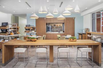 Breakfast/Coffee Service 28 of 33