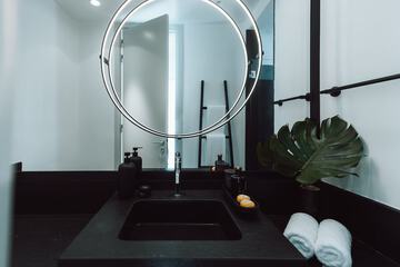 Bathroom sink