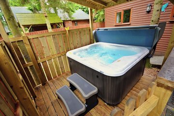 Private spa tub
