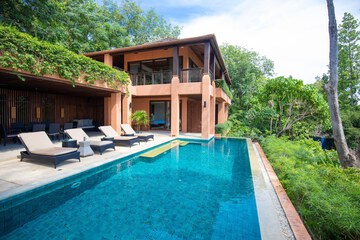 Private pool