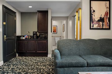 Room 10 of 41