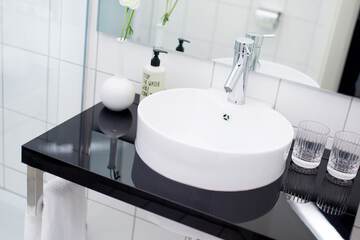 Bathroom sink