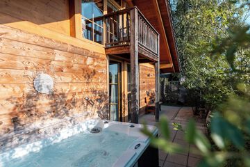 Private spa tub
