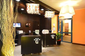 Check-in/check-out kiosk