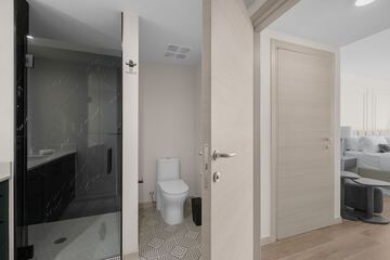 Bathroom shower
