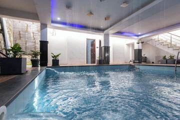 Private pool