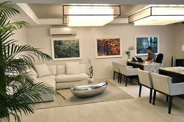 Concierge desk