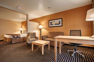 Room 9 of 25
