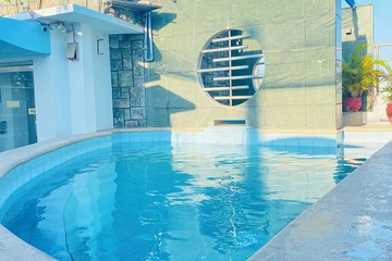 Rooftop pool