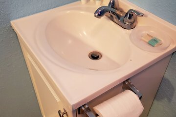 Bathroom sink