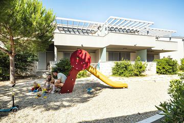Children's play area - outdoor
